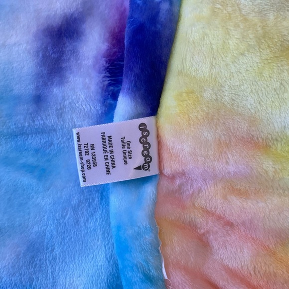 IScream Tie Dye Sleeping Bag - Picture 2 of 4